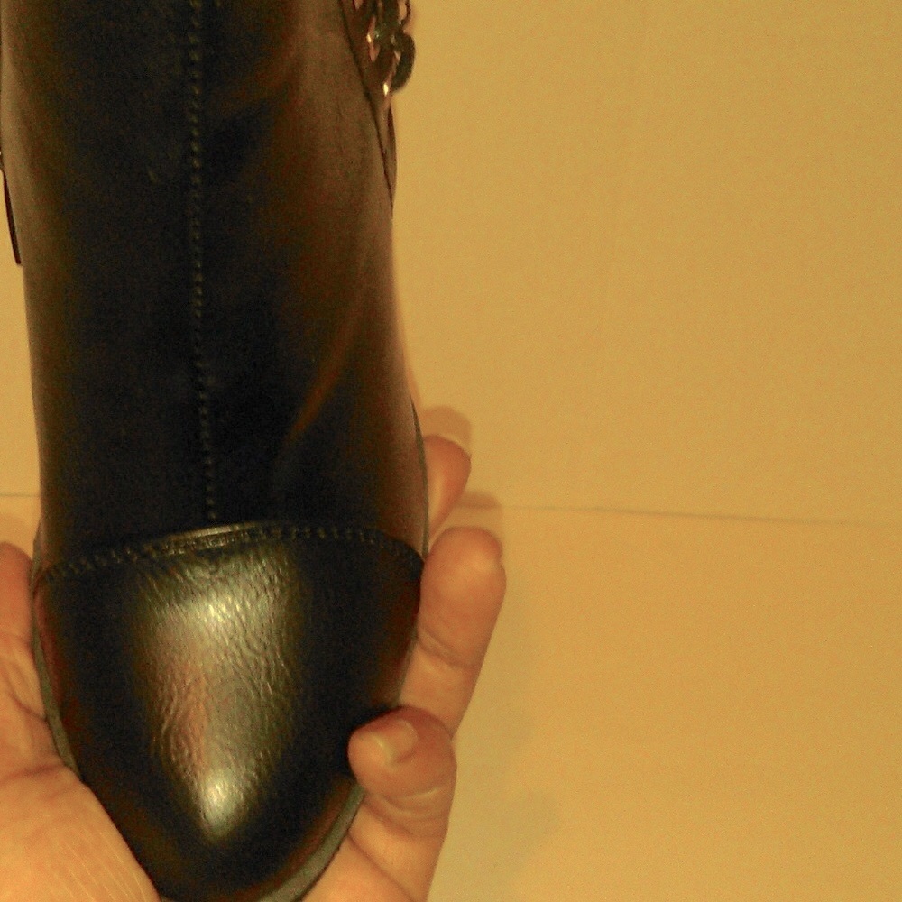 Women Boots - Picture 3 of 7